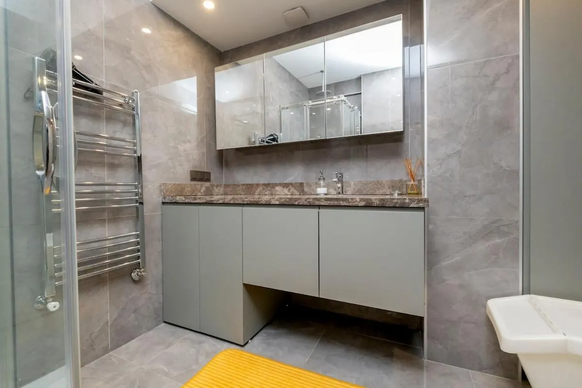 New Building - 3-Bedroom Central Apartment 이스탄불 0*,  터키