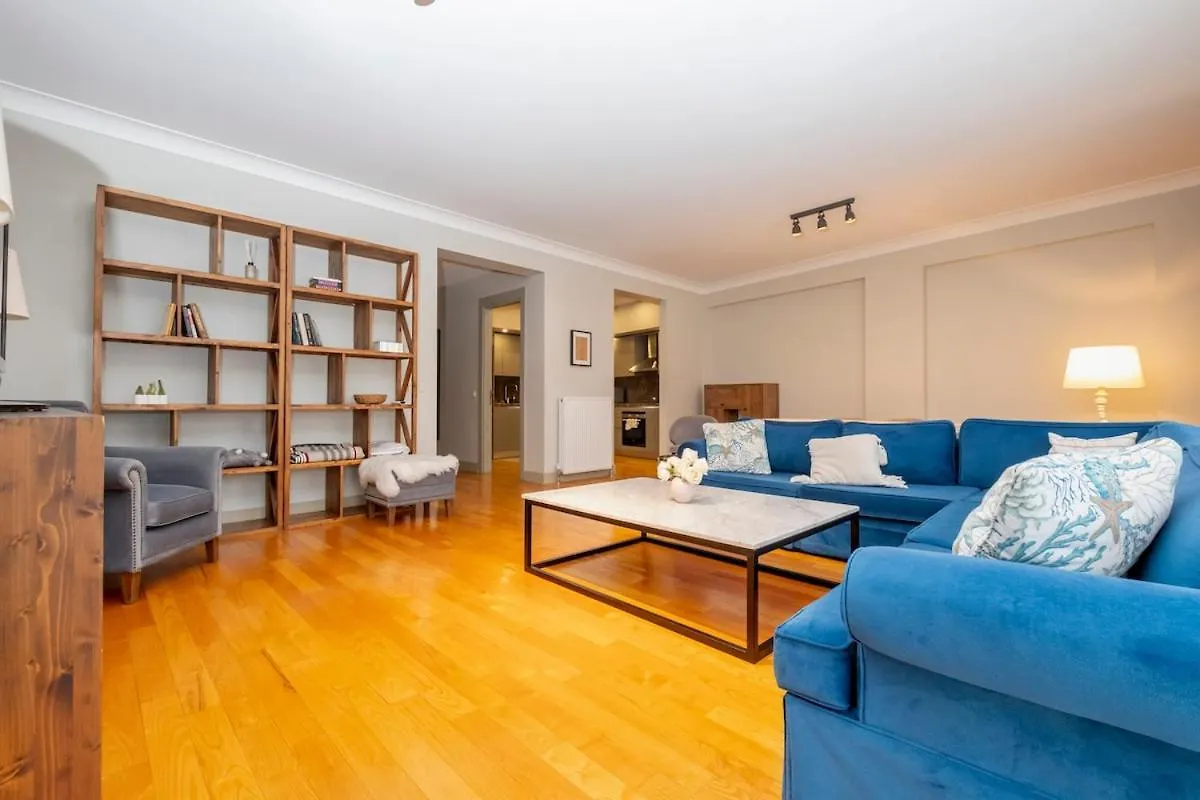 New Building - 3-Bedroom Central Apartment Istambul 0*,  Turquia