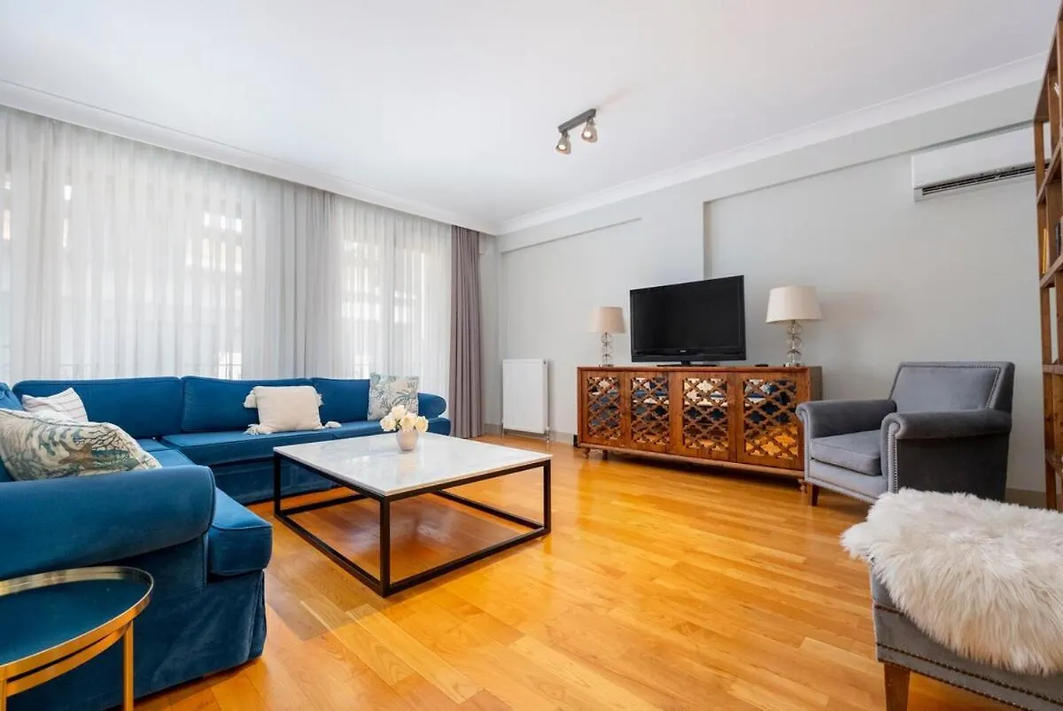New Building - 3-Bedroom Central Apartment Istambul