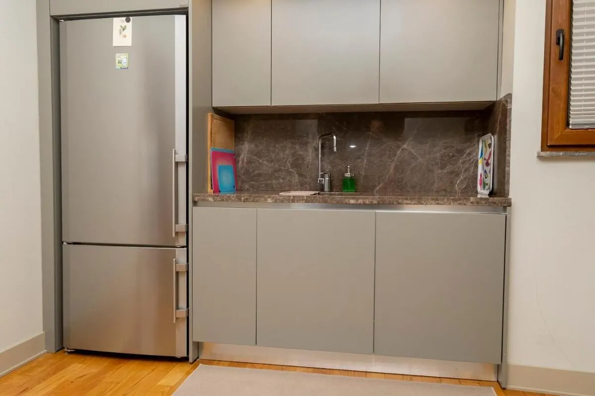 New Building - 3-Bedroom Central Apartment Istambul