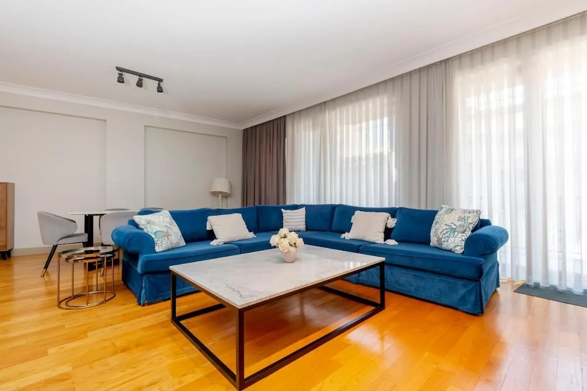 New Building - 3-Bedroom Central Apartment Istambul