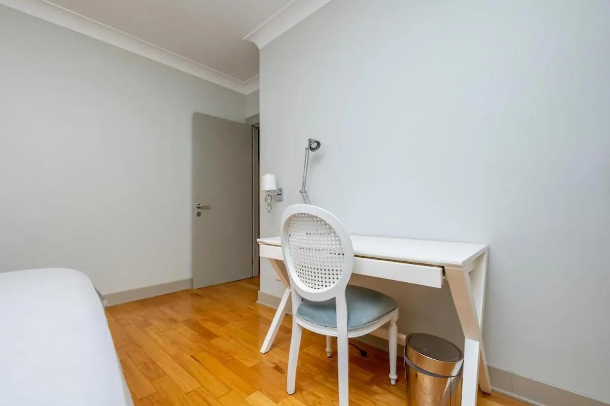 New Building - 3-Bedroom Central Apartment Istanbul